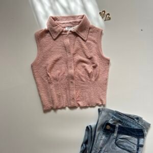 Sleeveless Collared Crop Shirt in Baby Pink